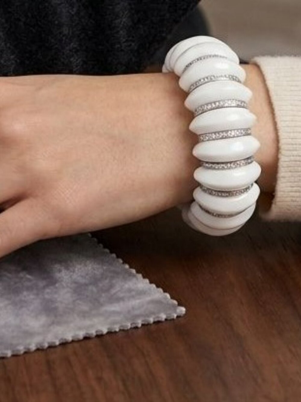 Designer chunky white onyx  silver bracelet Italy